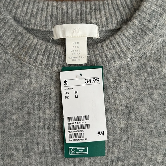 New H&M super soft half sleeve light grey sweater. - Picture 3 of 4
